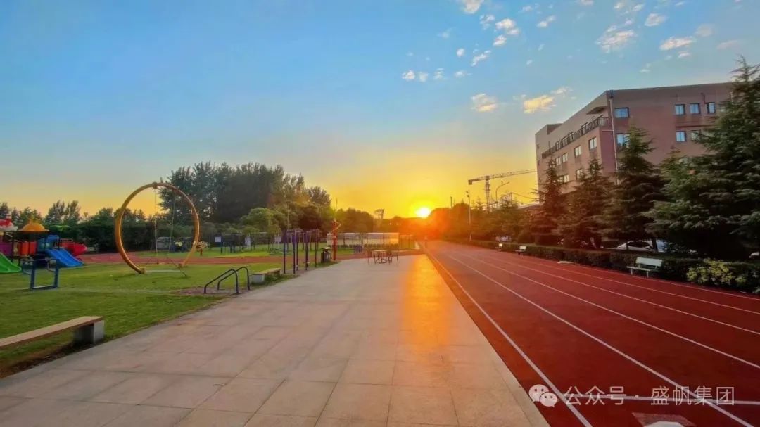 1749111478496259.jpg 1749111478496259.jpg